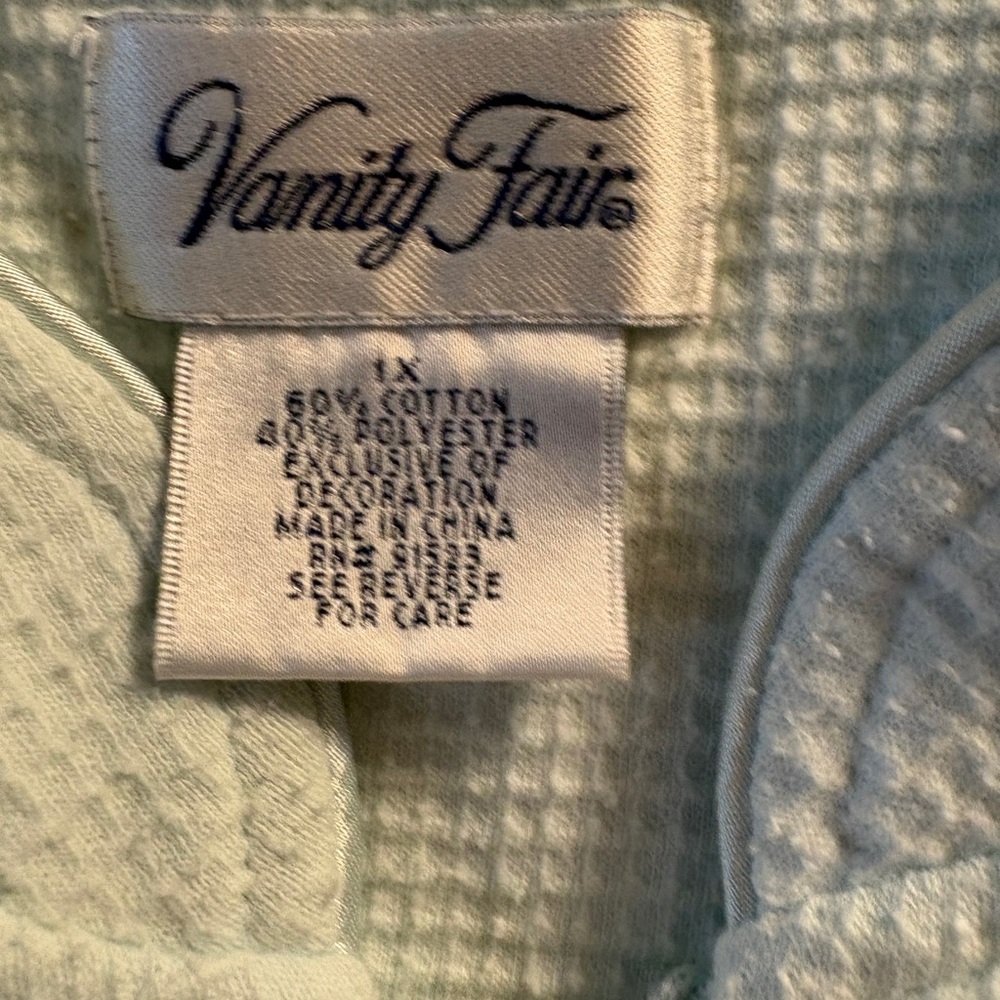 Vanity Fair Short Zip-up Robe - Picture 2 of 4